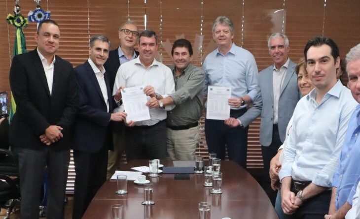 Polo Mundial de Celulose: governo entrega licença para instalação da fábrica da Arauco em MS