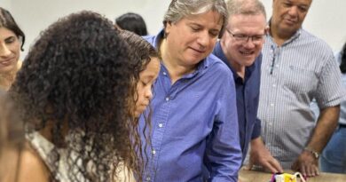 Deputado Caravina visita Instituto Mirim de Bataguassu e prestigia encerramento de curso de robótica