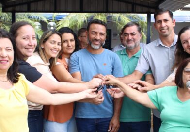 Jateí faz entrega oficial da nova Farmácia Municipal e de veículos para a frota municipal