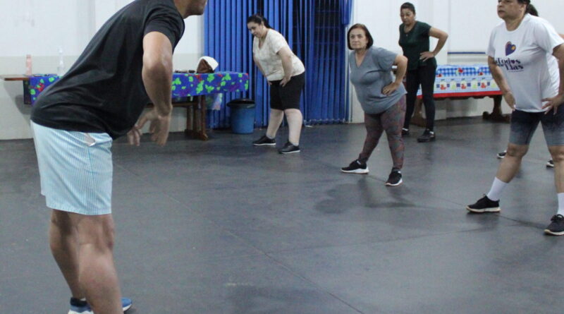 Mais mulheres: Prefeita entra na dança para incentivar programa de vida saudável em Jateí