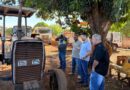 Vicentina: Gestão cede trator e pequenos produtores destacam compromisso com a produção
