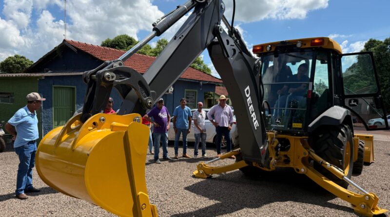 Mais uma máquina pesada: Vicentina amplia parque rodoviário para melhorar prestação de serviços