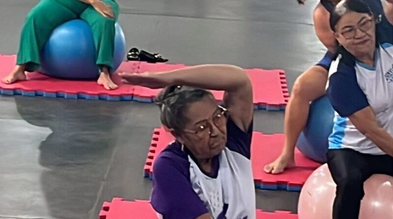 Projeto Conviver: Em Jateí, prefeita participa do pilates e destaca importância do exercício à saúde