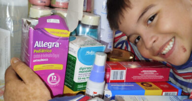 Família faz apelo por ajuda para para tratamento de criança com doença rara