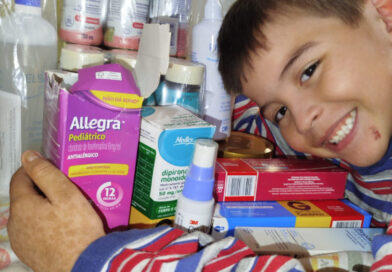 Família faz apelo por ajuda para para tratamento de criança com doença rara