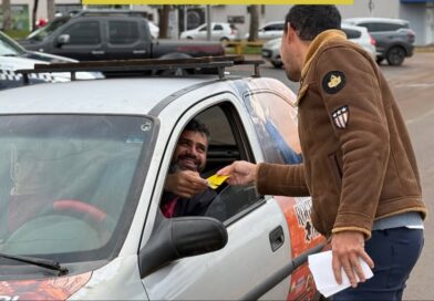 Maio Amarelo: Vicentina faz blitz educativa sobre segurança no trânsito e defesa da vida