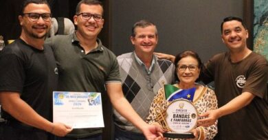 Em Jateí, prefeita recebe dirigentes e reafirma apoio à Banda Raio de Luz