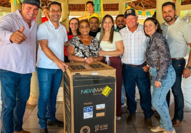 Shows de prêmios e festas às mães em Vicentina são destacados na Câmara