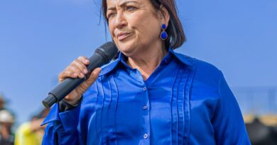 Prefeita Cileide, de Jateí, agradece público e destaca sucesso da Festa da Fogueira 2026