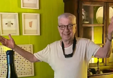 Morre, aos 83 anos, o jornalista Renato Machado