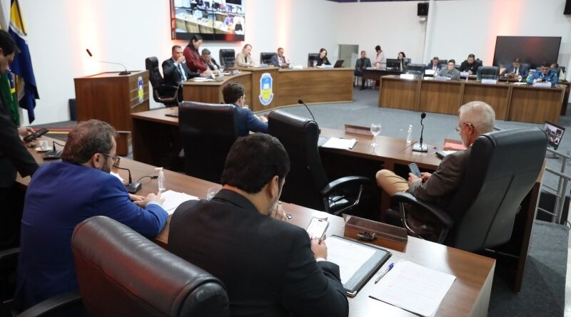 Câmara Dourados faz primeira sessão após recesso nesta segunda-feira