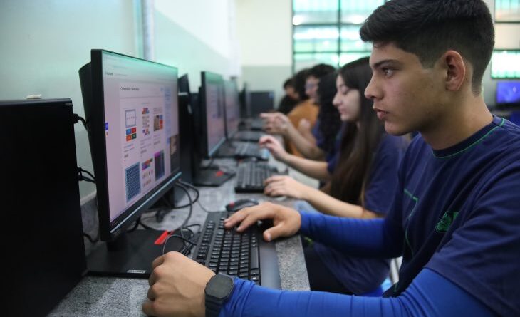 Volta às aulas acontece em 10 de agosto nas escolas estaduais, e professores se preparam com Jornada Formativa