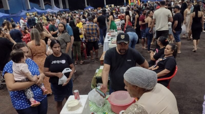 Sucesso marca nova feira de Vicentina, que acolheu público, feirantes e visitantes