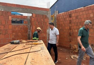 Em Vicentina, prefeito visita canteiros de obras e destaca investimentos para atender as pessoas