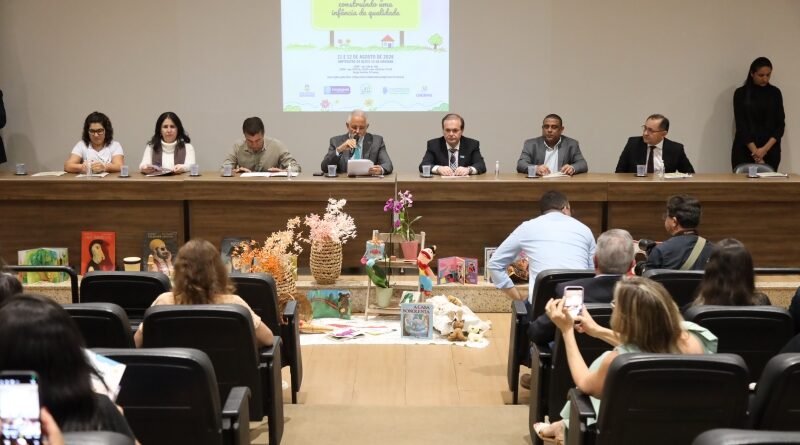 Seminário da Primeira Infância reúne profissionais e autoridades para fortalecer políticas públicas em Dourados