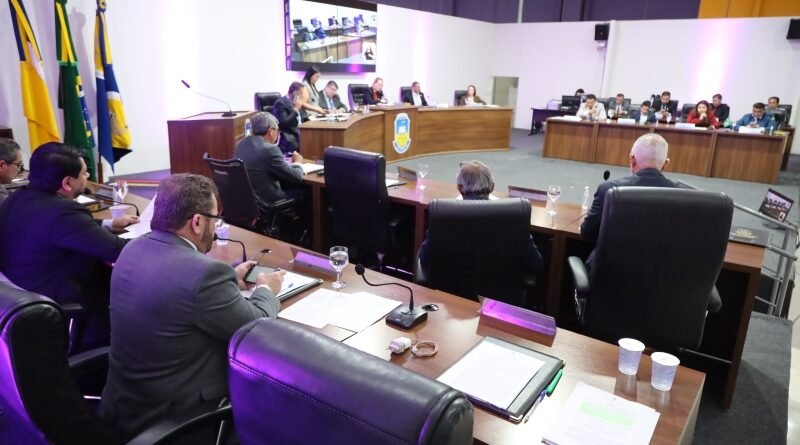 Dourados: Câmara aprova delegação de competências do prefeito e inicia análise de regra previdenciária
