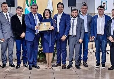 Solenidade em Vicentina homenageou conselheiro do TCE e atraiu lideranças políticas da região