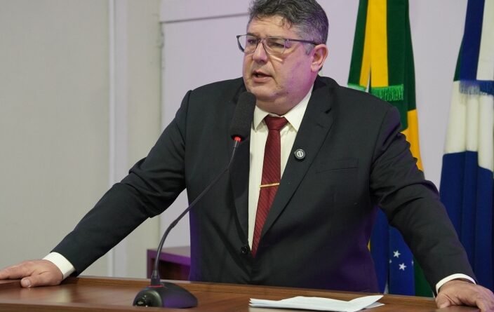 Vereador Yuri cobra providências urgentes na rua do entorno da Casa da Acolhida de Dourados