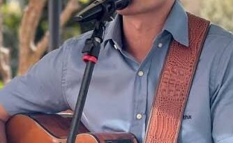 Em Vicentina, feira com música neste dia 4 tem o cantor Adeilton Santana e banda como atração