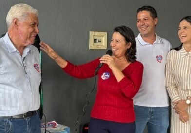 Vicentina acolhe Dr. André com gratidão e manifestações de apoio e voto