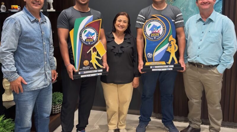 Jateí: Prefeita recebe troféu e destaca conquista da Banda Raio de Luz em campeonato estadual