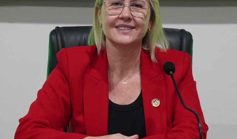 Vereadora Liandra reforça pedido de melhorias no trânsito de Dourados