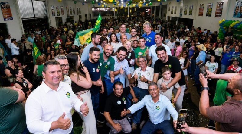 Deputado Zé Teixeira oficializa candidatura apoiado por mais de 100 vereadores