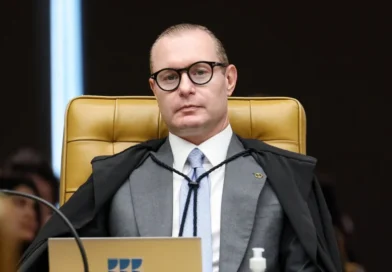 Zanin concede liminar e prorroga votação até as 19h em todo o Brasil